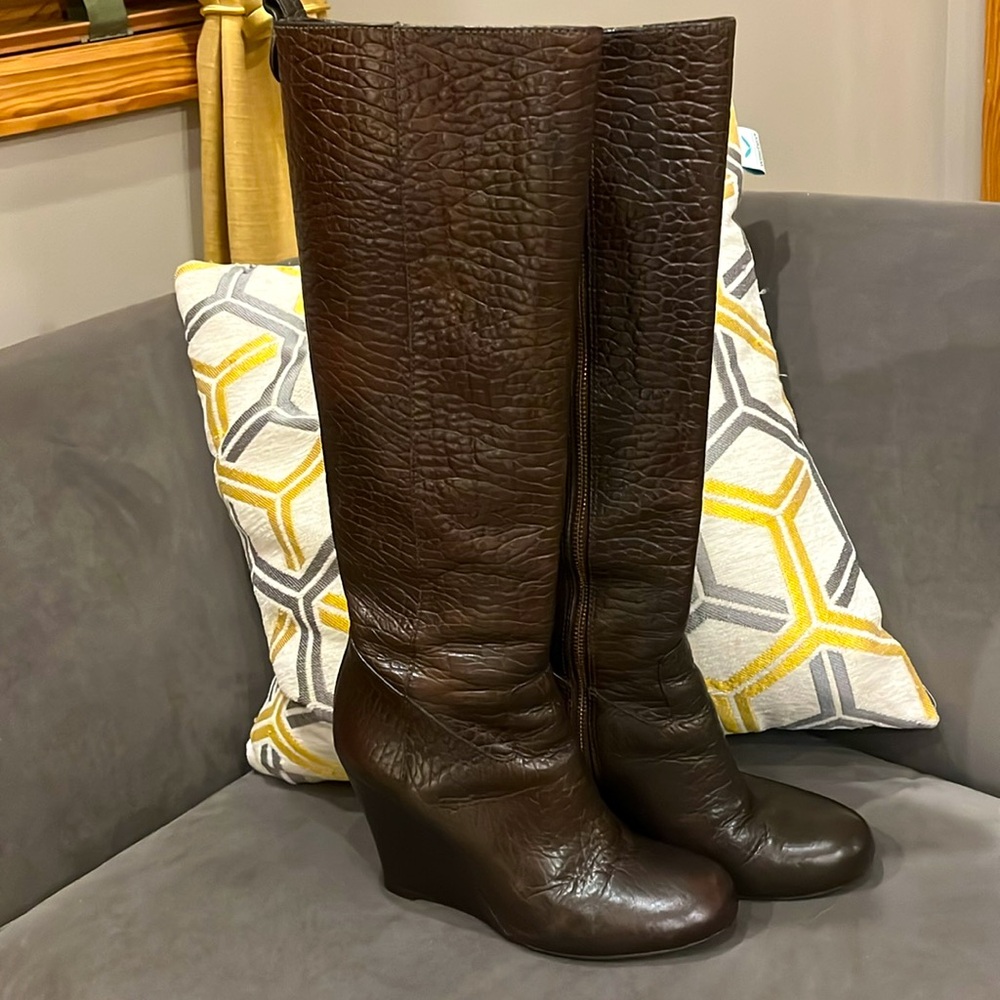 Authentic Tory Burch Dabney wedge boot- well cared for leather/hardware size 9